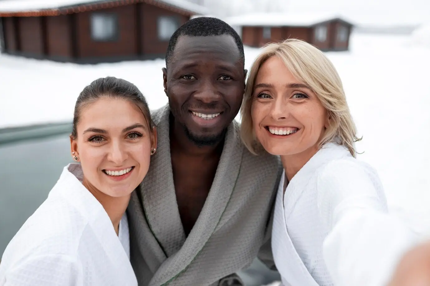 Menschen, die sich einer Kälteexpositionstherapie unterziehen